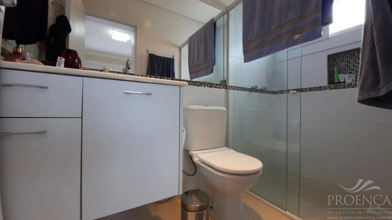 Casa e Sobrado em XANGRI-LÁ com 5 suítes e 300 m²: 26ª foto da galeria de imagens do imóvel