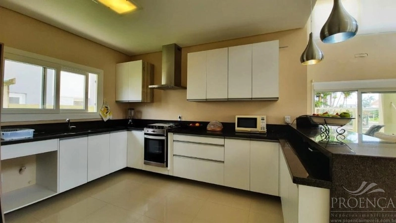 Casa e Sobrado em XANGRI-LÁ com 5 suítes e 300 m²: 16ª foto da galeria de imagens do imóvel