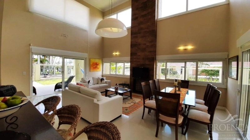 Casa e Sobrado em XANGRI-LÁ com 5 suítes e 300 m²: 12ª foto da galeria de imagens do imóvel