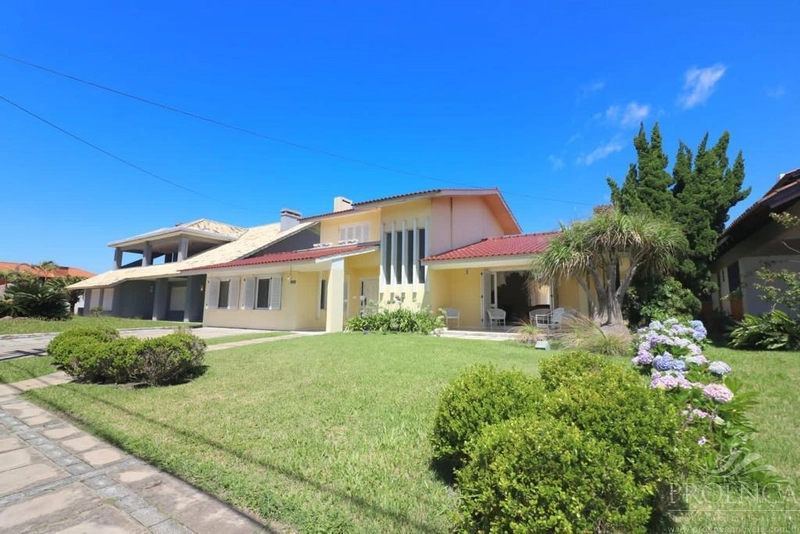 Casa em XANGRI-LÁ com 2 suítes e 259 m².: 2ª foto da galeria de imagens do imóvel