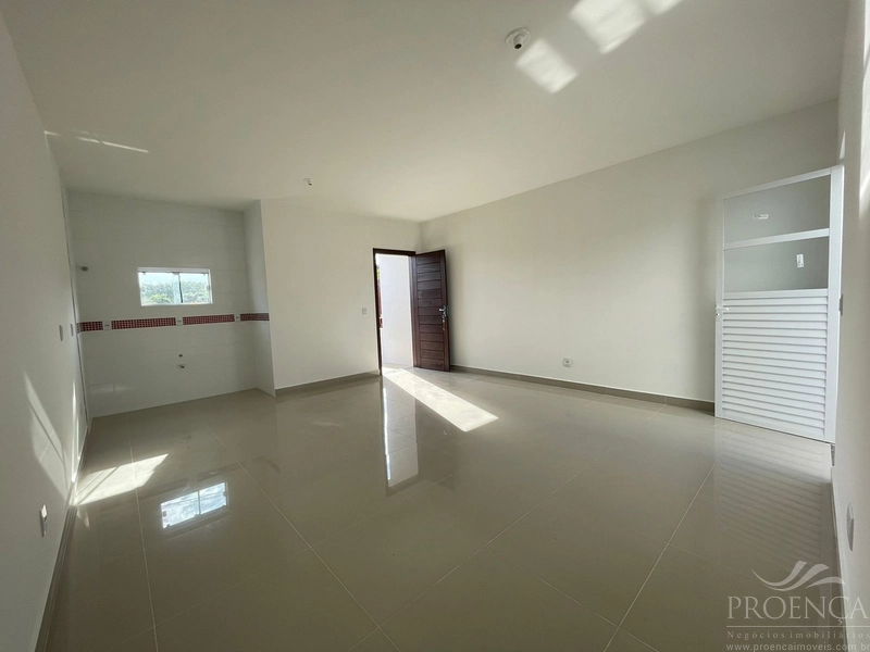 Casa de dois dormitórios, pátio na frente e fundos, Capão da Canoas.: 3ª foto da galeria de imagens do imóvel