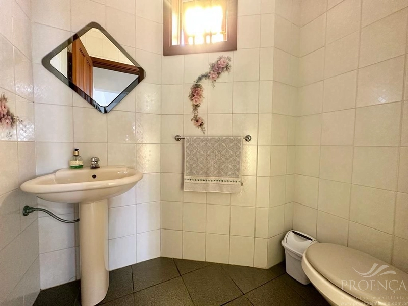 SOBRADO EM XANGRI-LÁ DE ESQUINA COM DOIS TERRENOS: 11ª foto da galeria de imagens do imóvel