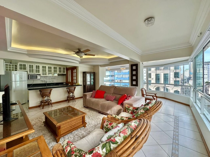 APARTAMENTO DE ESQUINA COM VISTA PARA O MAR!!!: 1ª foto da galeria de imagens do imóvel