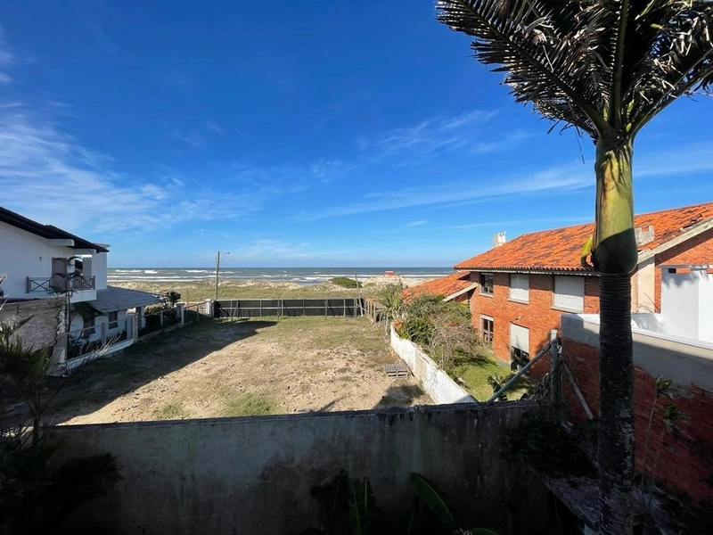 Sobrado em Atlântida: 27ª foto da galeria de imagens do imóvel