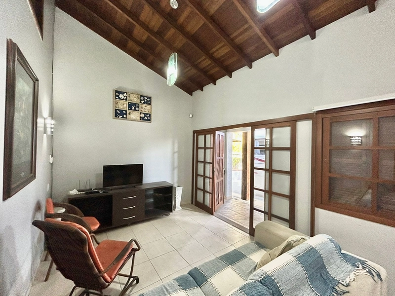 Casa 4 dormitórios com piscina no Centro de Xangri-lá: 4ª foto da galeria de imagens do imóvel