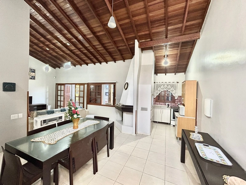 Casa 4 dormitórios com piscina no Centro de Xangri-lá: 8ª foto da galeria de imagens do imóvel