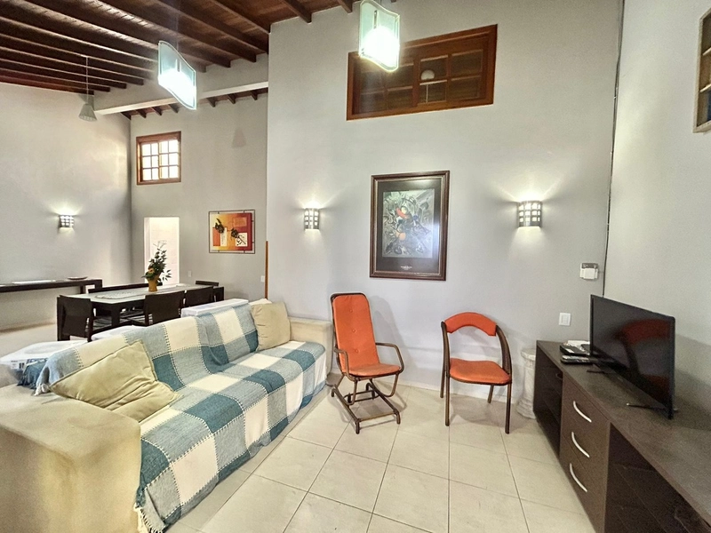 Casa 4 dormitórios com piscina no Centro de Xangri-lá: 3ª foto da galeria de imagens do imóvel