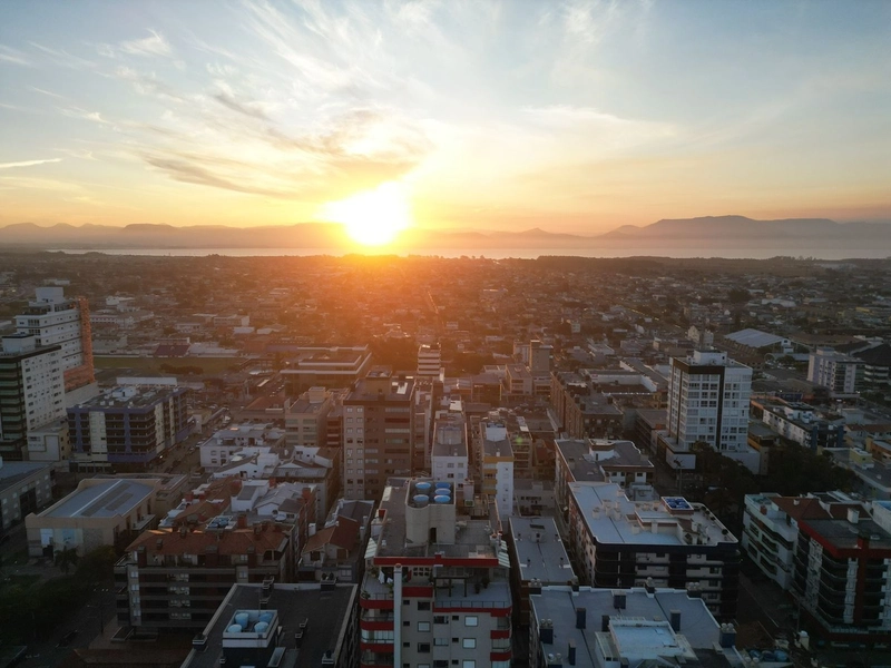 LOCALIZAÇÃO PRIVILEGIADA, NO CENTRO, JUNTO A PRAÇA DA IGREJA!!: 33ª foto da galeria de imagens do imóvel