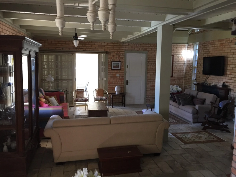 Casa de 4 dormitórios com 2 suítes.: 11ª foto da galeria de imagens do imóvel