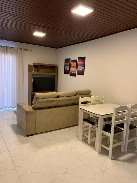 TEMPORADA, 1 QUADRA DA PRAIA COM PISCINA.: 2ª foto da galeria de imagens do imóvel