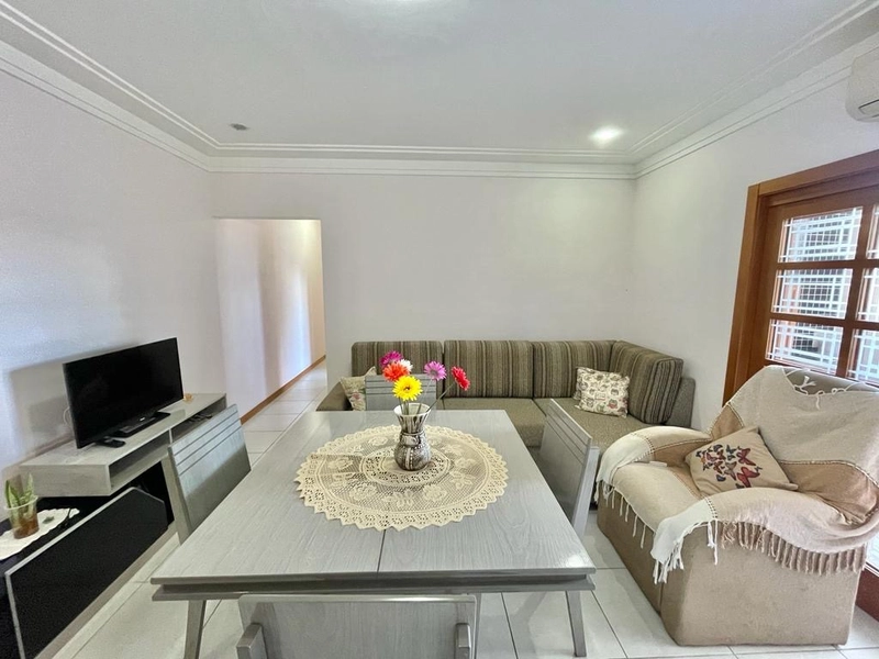 Apartamento com 02 dormitórios no centro de Capão da Canoa.: 2ª foto da galeria de imagens do imóvel