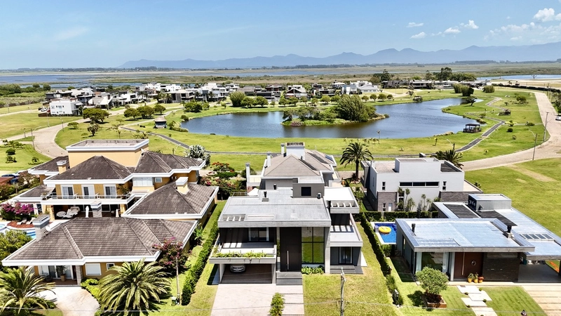 Casa a venda em Condomínio Náutico!