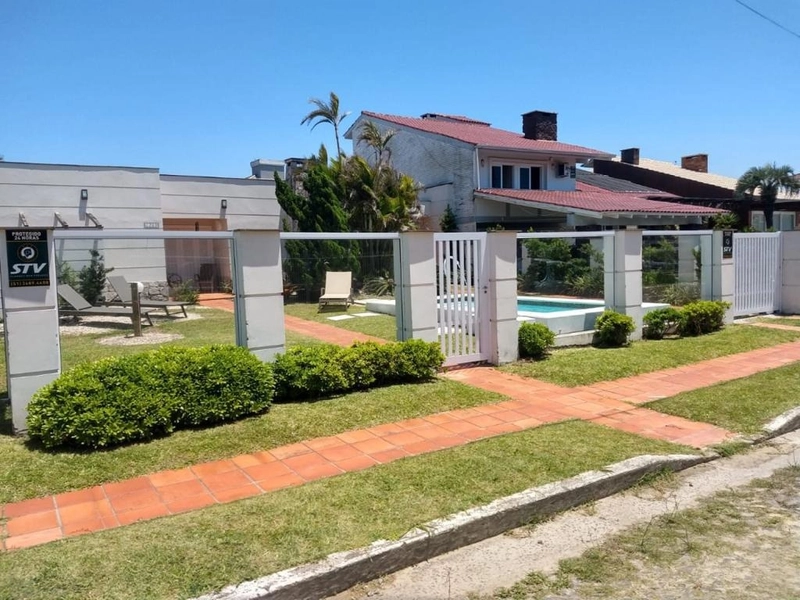 Casa com piscina na região do Caburé em Atlântida!: 4ª foto da galeria de imagens do imóvel