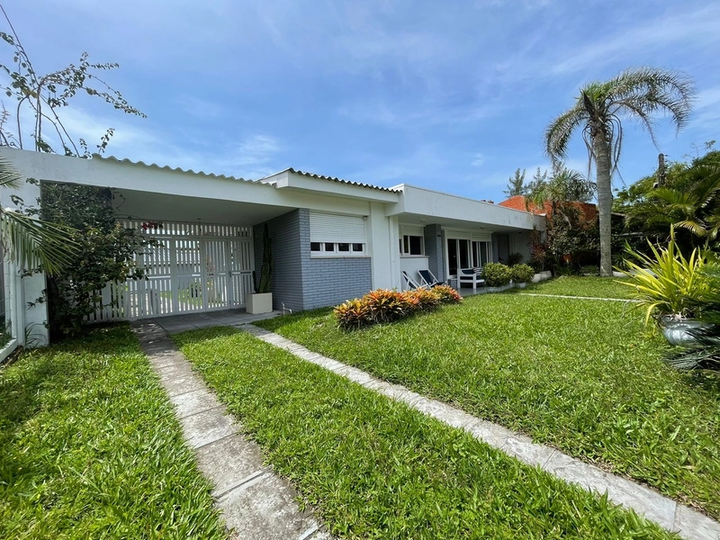 Casa 04 dormitórios com piscina em Atlântida/Xangri-lá!!: 2ª foto da galeria de imagens do imóvel