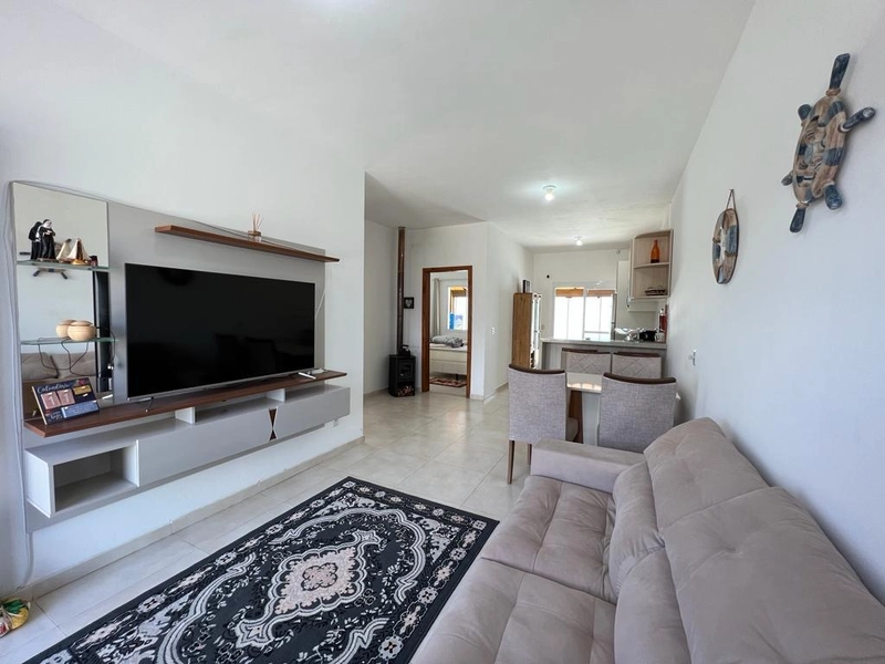 Casa 02 dormitórios com piscina aquecida.: 2ª foto da galeria de imagens do imóvel
