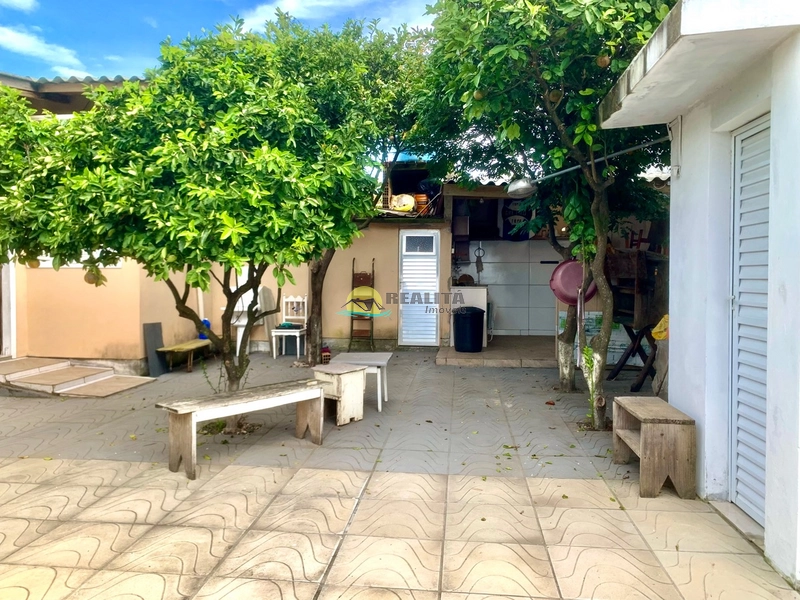 CASA AMPLA DE ESQUINA!!: 9ª foto da galeria de imagens do imóvel
