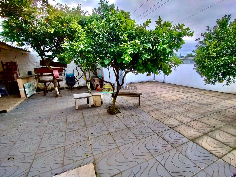 CASA AMPLA DE ESQUINA!!: 4ª foto da galeria de imagens do imóvel