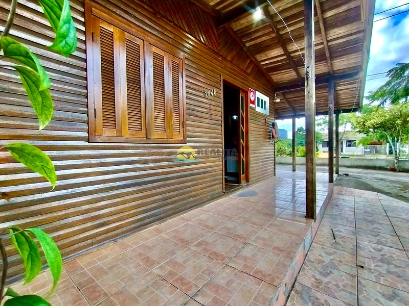 CASA AMPLA DE ESQUINA!!: 6ª foto da galeria de imagens do imóvel