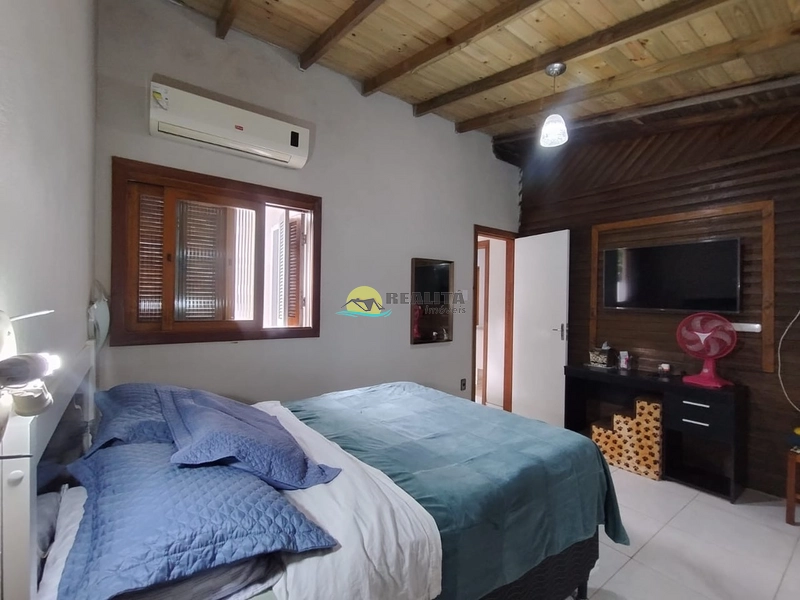 CASA AMPLA DE ESQUINA!!: 5ª foto da galeria de imagens do imóvel