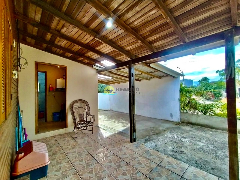 CASA AMPLA DE ESQUINA!!: 13ª foto da galeria de imagens do imóvel