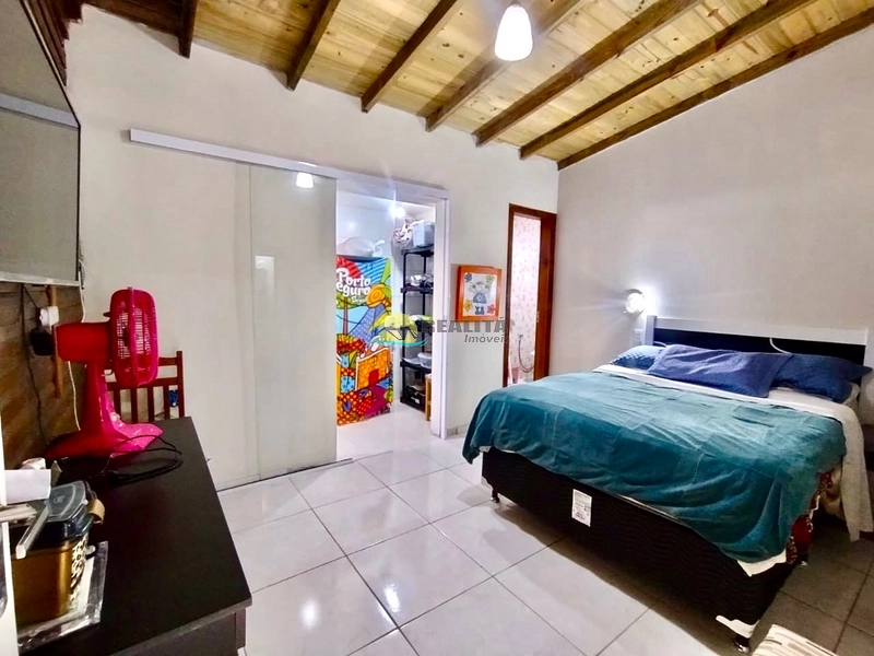 CASA AMPLA DE ESQUINA!!: 30ª foto da galeria de imagens do imóvel