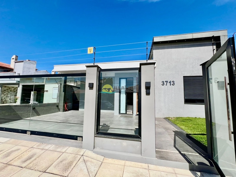 Casa nova totalmente automatizada , a poucos metros do mar!!