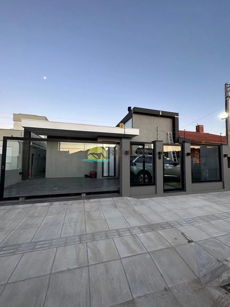 Casa nova totalmente automatizada , a poucos metros do mar!!: 1ª foto da galeria de imagens do imóvel