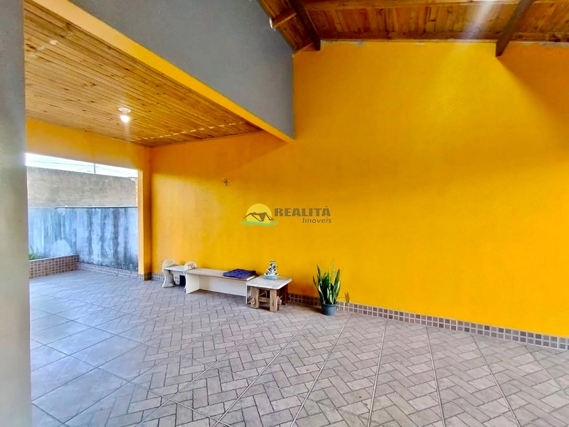 AMPLA CASA A VENDA EM CAPÃO NOVO!!: 3ª foto da galeria de imagens do imóvel