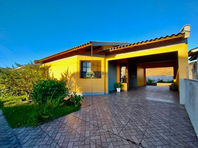 AMPLA CASA A VENDA EM CAPÃO NOVO!!: 1ª foto da galeria de imagens do imóvel