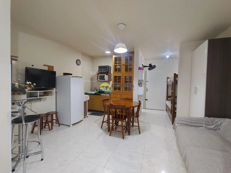 JK REFORMADO E MOBILIADO EM CONDOMINIO COM PISCINA: 7ª foto da galeria de imagens do imóvel