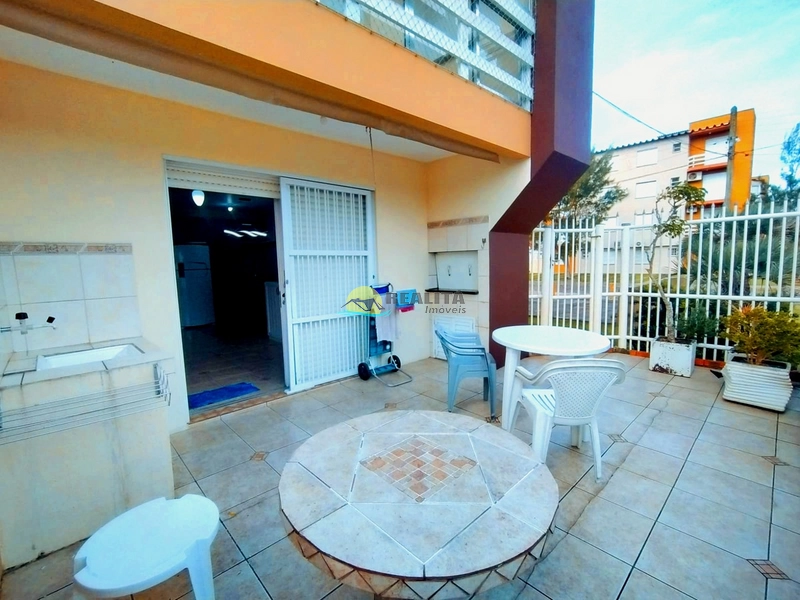 APARTAMENTO COM TERRAÇO A POUCOS METROS DO MAR!!: 1ª foto da galeria de imagens do imóvel