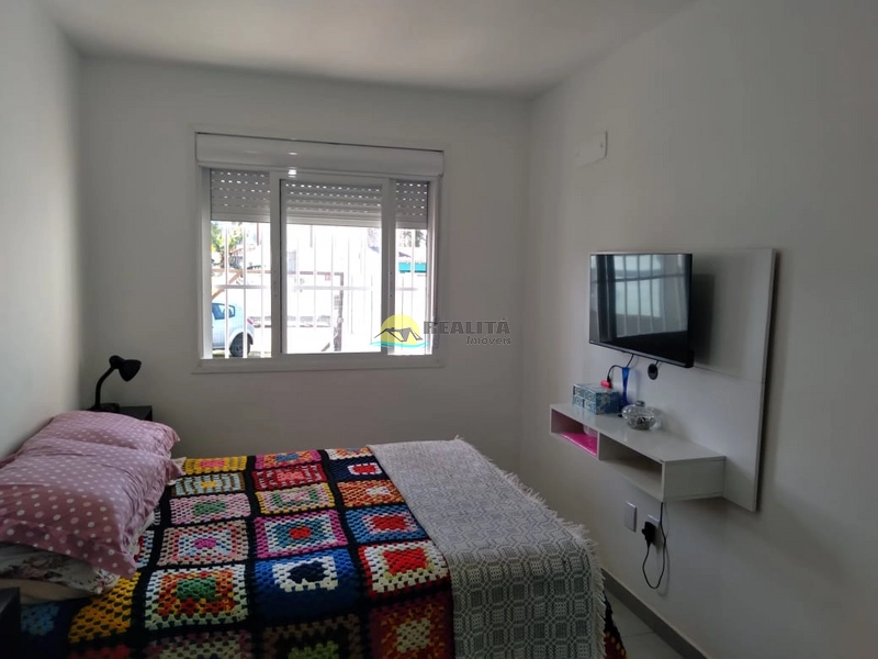 CASA A POUCOS METROS DO MAR NO BAIRRO ARCO ÍRIS!!: 11ª foto da galeria de imagens do imóvel