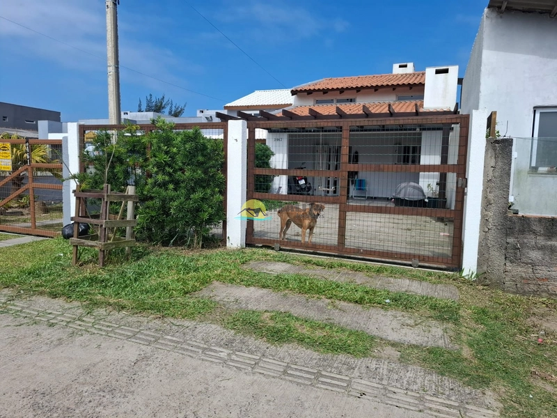 Excelente Casa situada no Posto 05!!