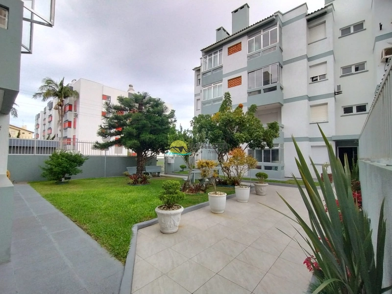 Excelente apartamento de 1 dormitório mais meio, a 400m do mar!!!