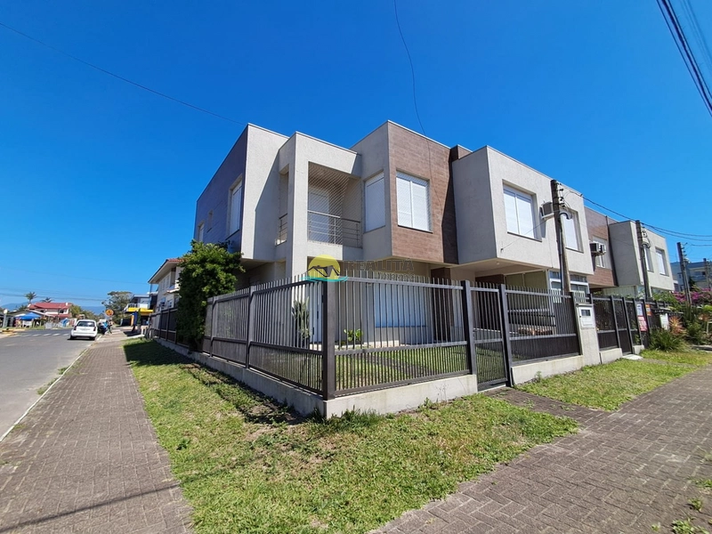 Excelente Sobrado a 300m do Mar!!