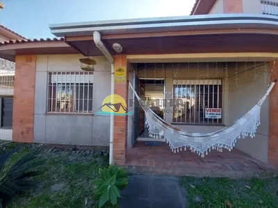 Excelente Sobrado situado em Capão Novo!