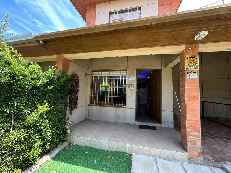 Excelente Sobrado situado em Capão Novo: 1ª foto da galeria de imagens do imóvel