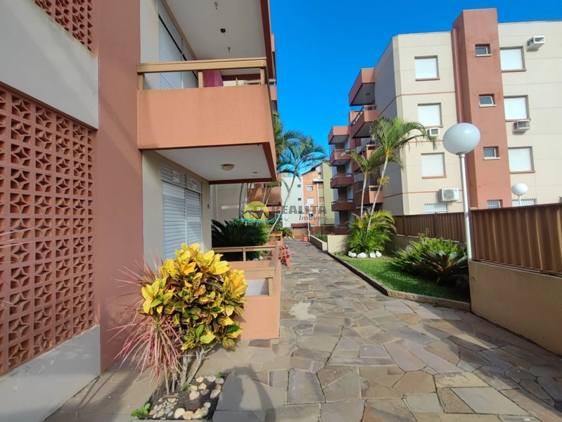 APARTAMENTO PERTINHO DO MAR: 1ª foto da galeria de imagens do imóvel