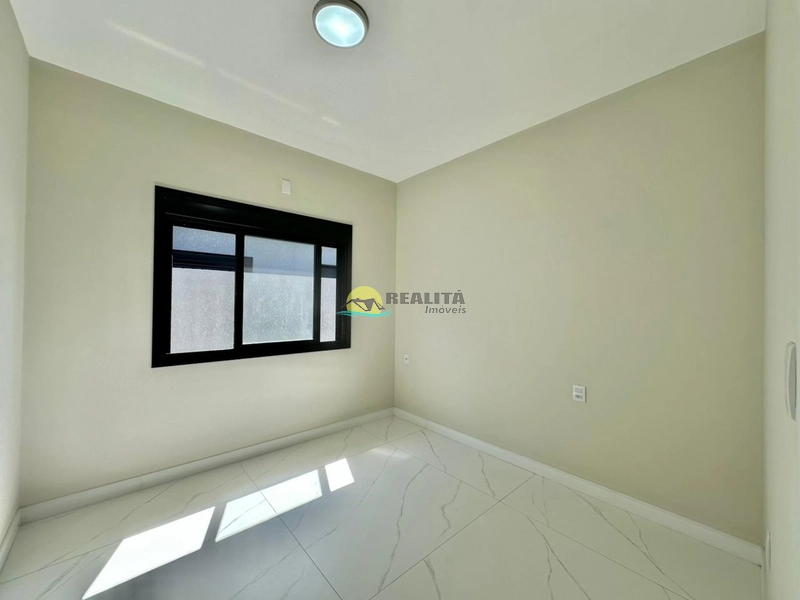 Casa nova a poucos passos do mar em Capão Novo: 8ª foto da galeria de imagens do imóvel