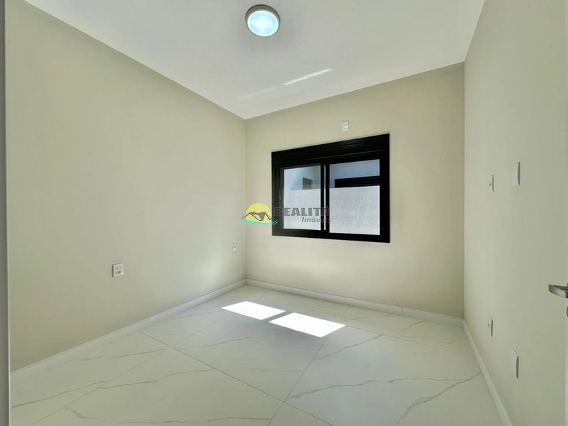 Casa nova a poucos passos do mar em Capão Novo: 10ª foto da galeria de imagens do imóvel