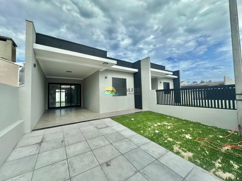 Casa nova em Capão Novo: 1ª foto da galeria de imagens do imóvel