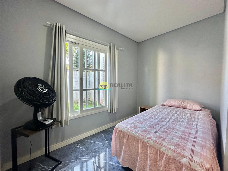 CASA PRÓXIMA DO COMÉRCIO E DO CENTRO EM CAPÃO NOVO: 3ª foto da galeria de imagens do imóvel