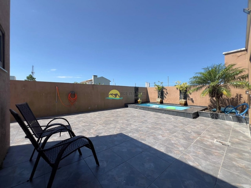 Casa 3 Dormitórios com Suíte | 120m² | Jardim com Piscina e Pergolado: 10ª foto da galeria de imagens do imóvel