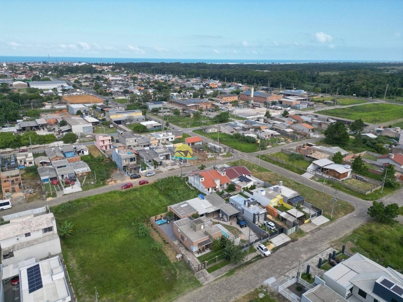 Casa 3 Dormitórios com Suíte | 120m² | Jardim com Piscina e Pergolado: 6ª foto da galeria de imagens do imóvel