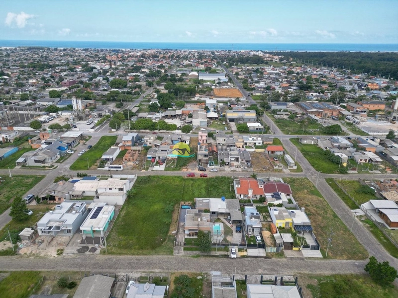 Casa 3 Dormitórios com Suíte | 120m² | Jardim com Piscina e Pergolado: 33ª foto da galeria de imagens do imóvel