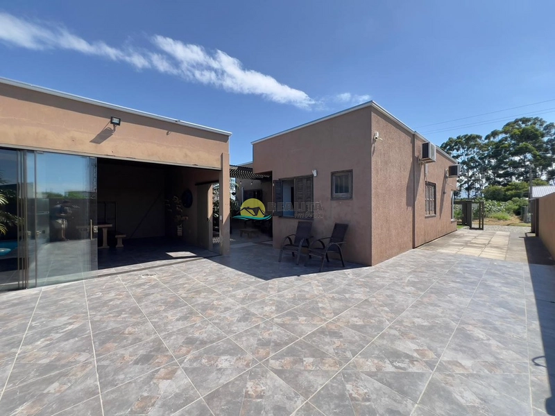 Casa 3 Dormitórios com Suíte | 120m² | Jardim com Piscina e Pergolado: 37ª foto da galeria de imagens do imóvel