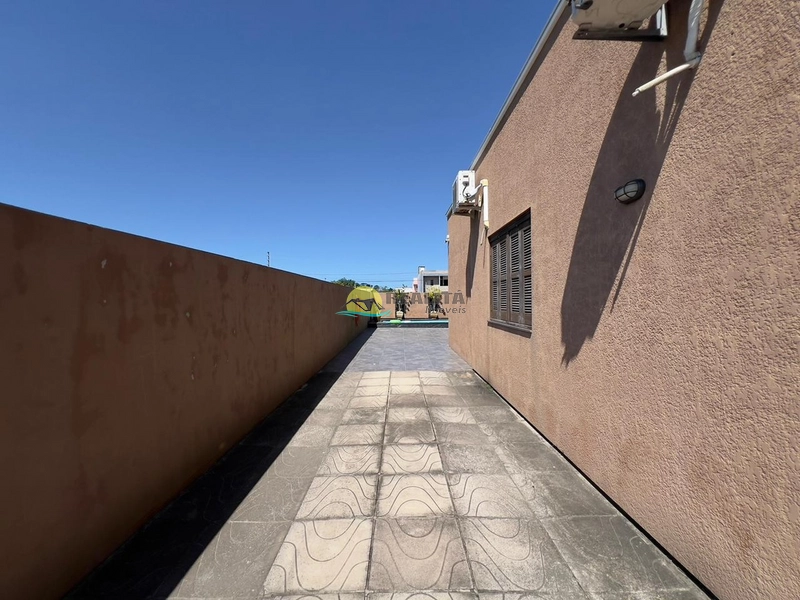 Casa 3 Dormitórios com Suíte | 120m² | Jardim com Piscina e Pergolado: 35ª foto da galeria de imagens do imóvel