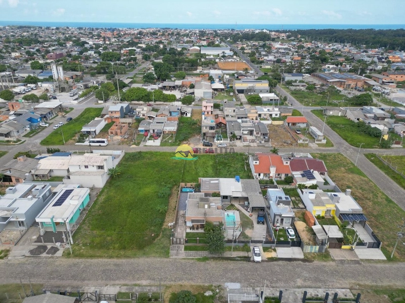 Casa 3 Dormitórios com Suíte | 120m² | Jardim com Piscina e Pergolado: 29ª foto da galeria de imagens do imóvel