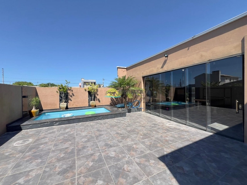 Casa 3 Dormitórios com Suíte | 120m² | Jardim com Piscina e Pergolado: 23ª foto da galeria de imagens do imóvel