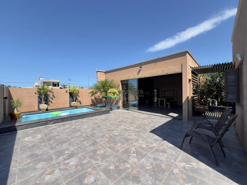 Casa 3 Dormitórios com Suíte | 120m² | Jardim com Piscina e Pergolado: 36ª foto da galeria de imagens do imóvel